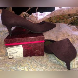 Dexflex comfort suede kitten heels
